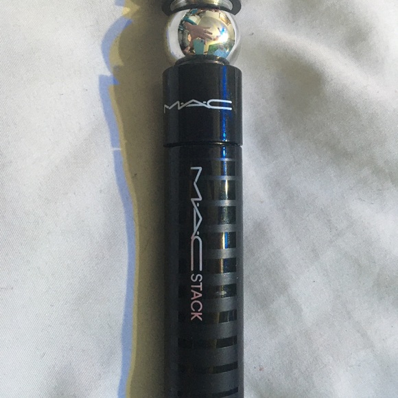 MAC mascara - Picture 3 of 3